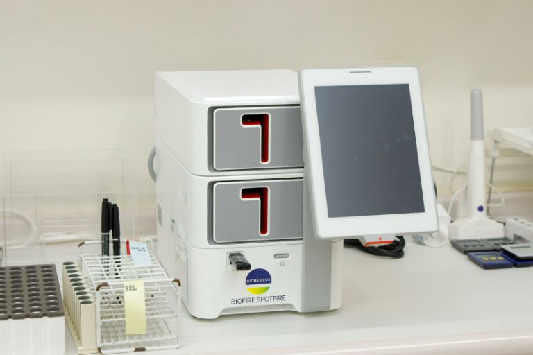 全自動遺伝子解析装置